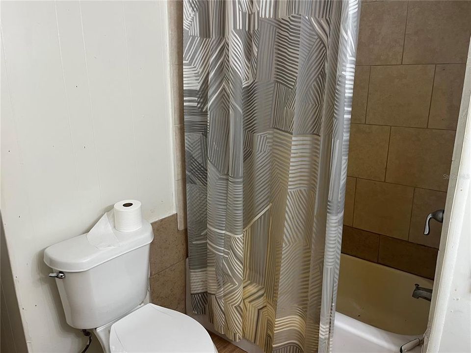 For Sale: $179,900 (2 beds, 2 baths, 1048 Square Feet)