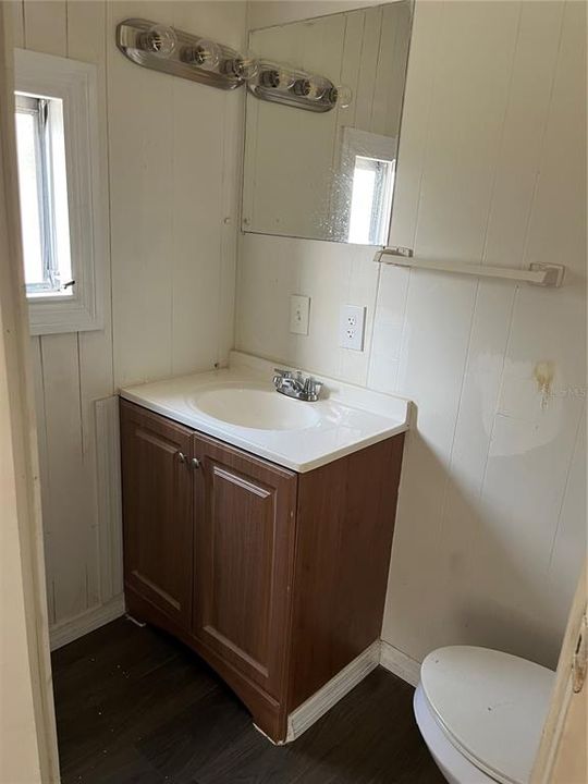 For Sale: $179,900 (2 beds, 2 baths, 1048 Square Feet)