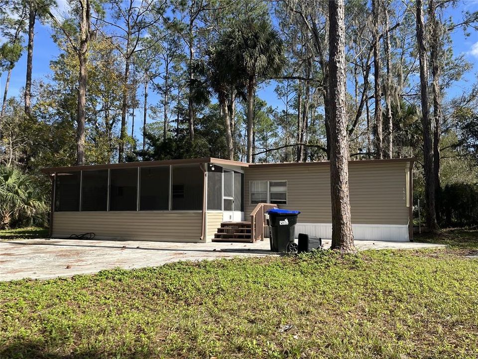 For Sale: $179,900 (2 beds, 2 baths, 1048 Square Feet)