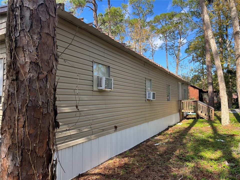 For Sale: $179,900 (2 beds, 2 baths, 1048 Square Feet)