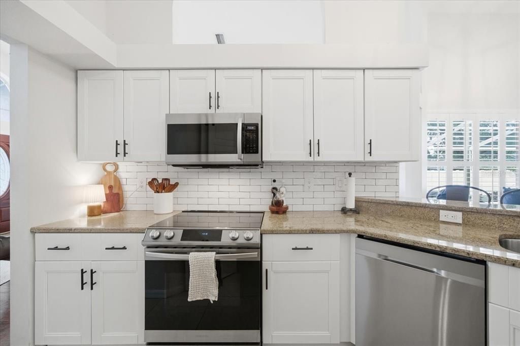 На продажу: $650,000 (4 спален, 3 ванн, 1922 Квадратных фут)