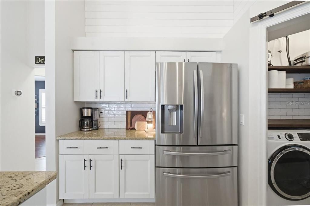 На продажу: $650,000 (4 спален, 3 ванн, 1922 Квадратных фут)