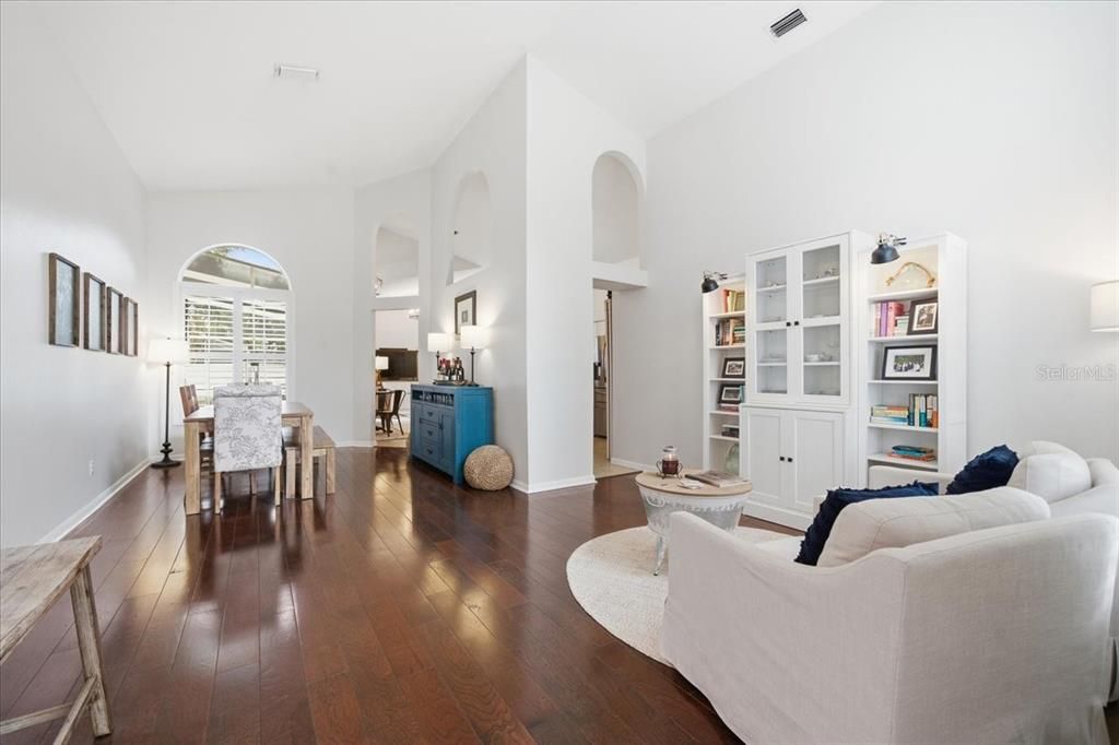 На продажу: $650,000 (4 спален, 3 ванн, 1922 Квадратных фут)