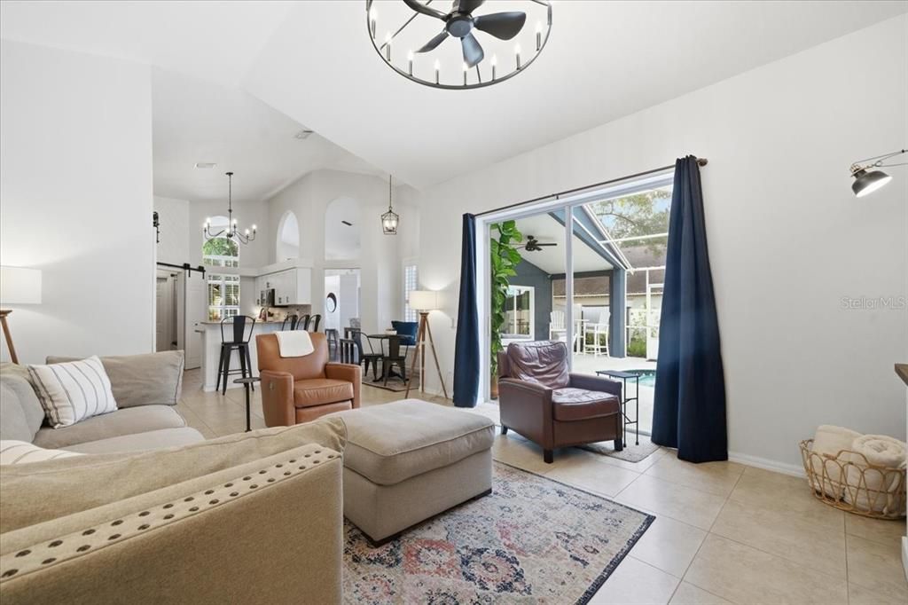 На продажу: $650,000 (4 спален, 3 ванн, 1922 Квадратных фут)