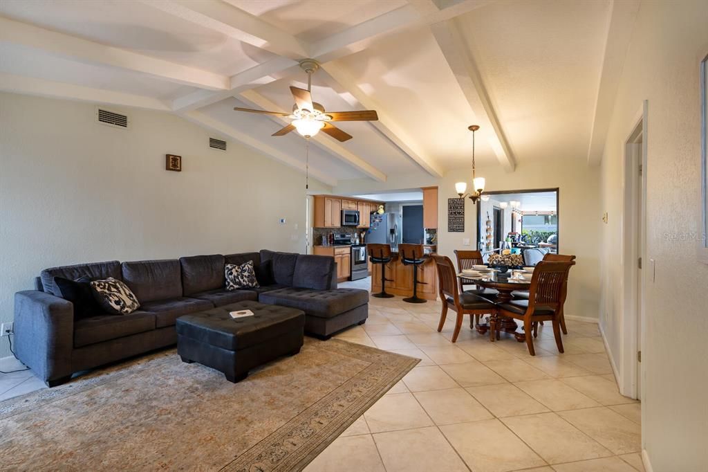 待售: $520,000 (3 贝兹, 2 浴室, 1819 平方英尺)