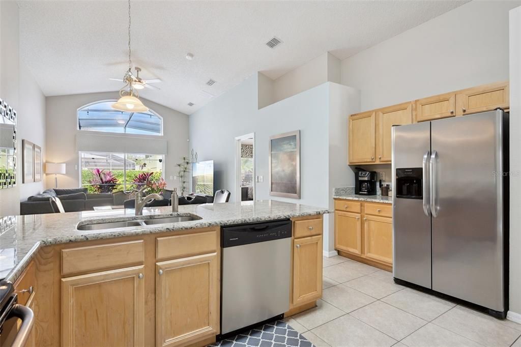 На продажу: $469,990 (4 спален, 3 ванн, 1960 Квадратных фут)