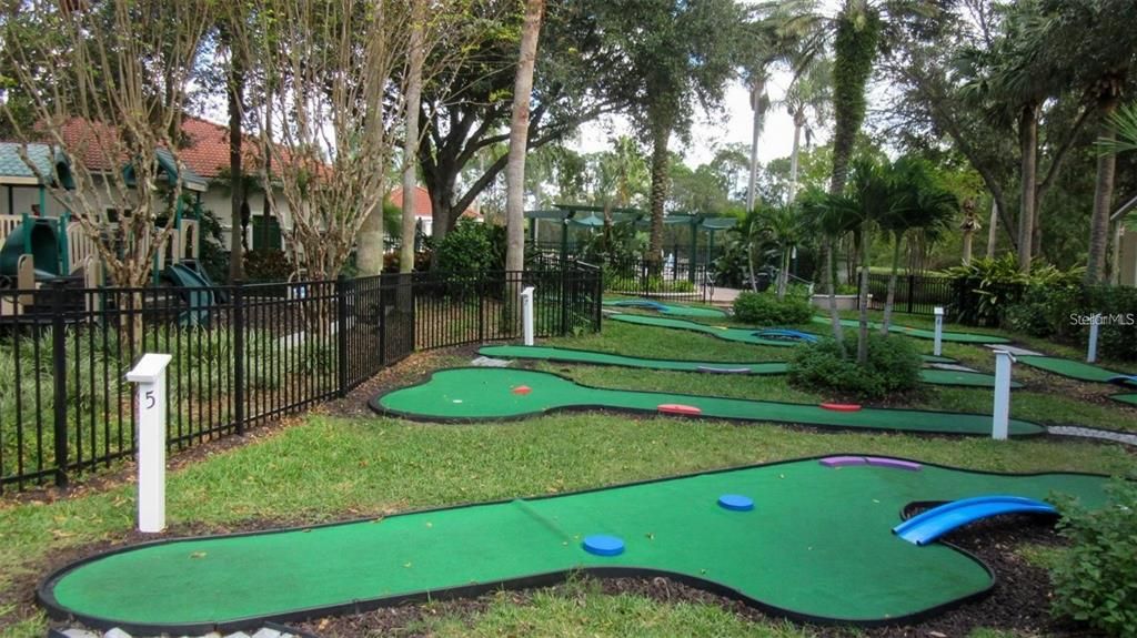 На продажу: $469,990 (4 спален, 3 ванн, 1960 Квадратных фут)