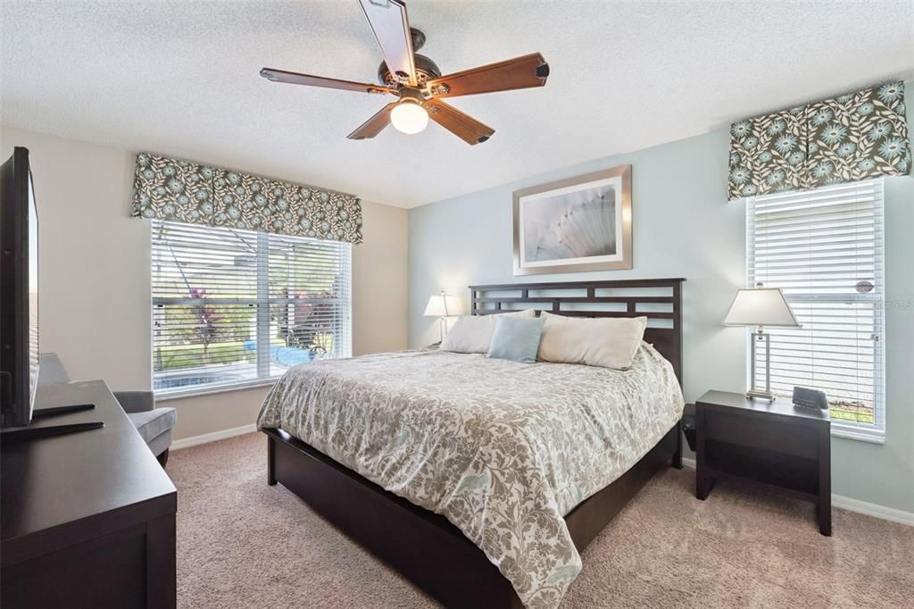 На продажу: $469,990 (4 спален, 3 ванн, 1960 Квадратных фут)