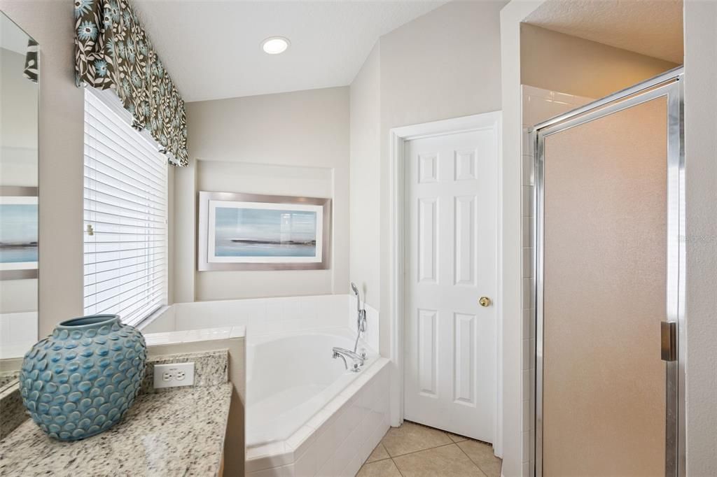 На продажу: $469,990 (4 спален, 3 ванн, 1960 Квадратных фут)