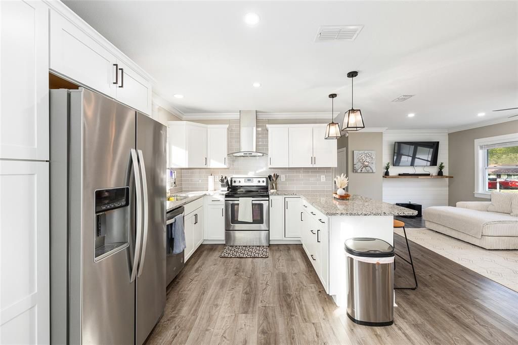 For Sale: $324,900 (4 beds, 2 baths, 1450 Square Feet)