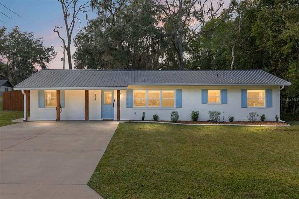 For Sale: $324,900 (4 beds, 2 baths, 1450 Square Feet)