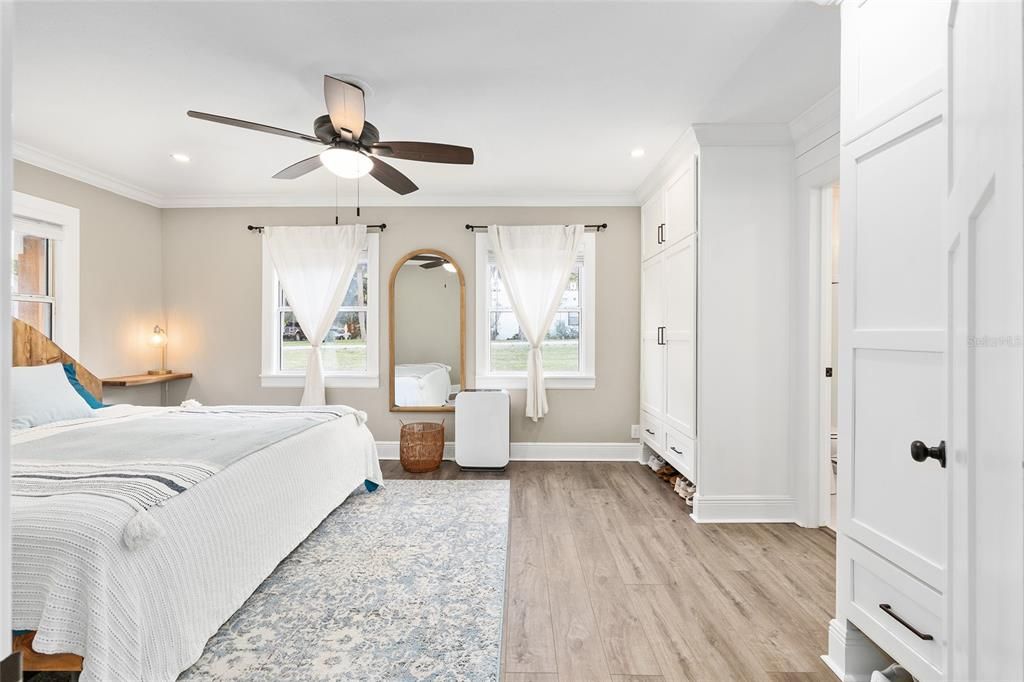 For Sale: $324,900 (4 beds, 2 baths, 1450 Square Feet)