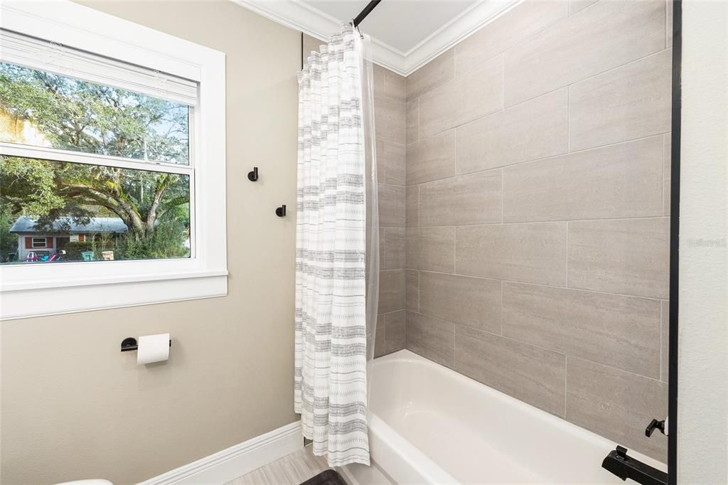 For Sale: $324,900 (4 beds, 2 baths, 1450 Square Feet)