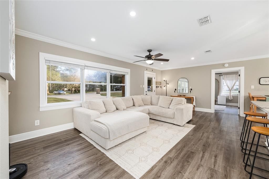 For Sale: $324,900 (4 beds, 2 baths, 1450 Square Feet)