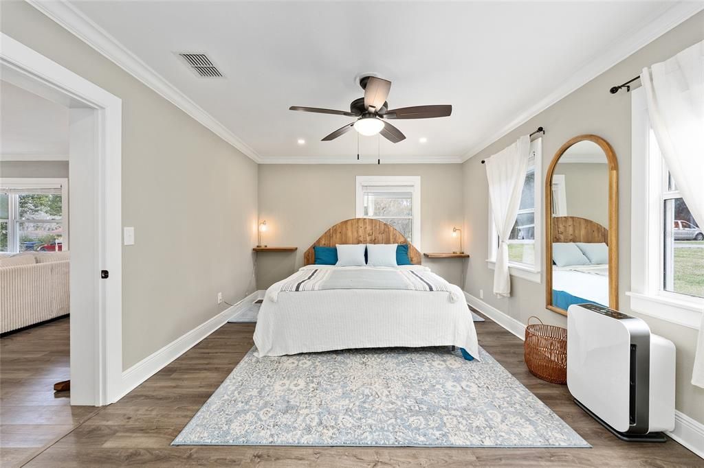 For Sale: $324,900 (4 beds, 2 baths, 1450 Square Feet)