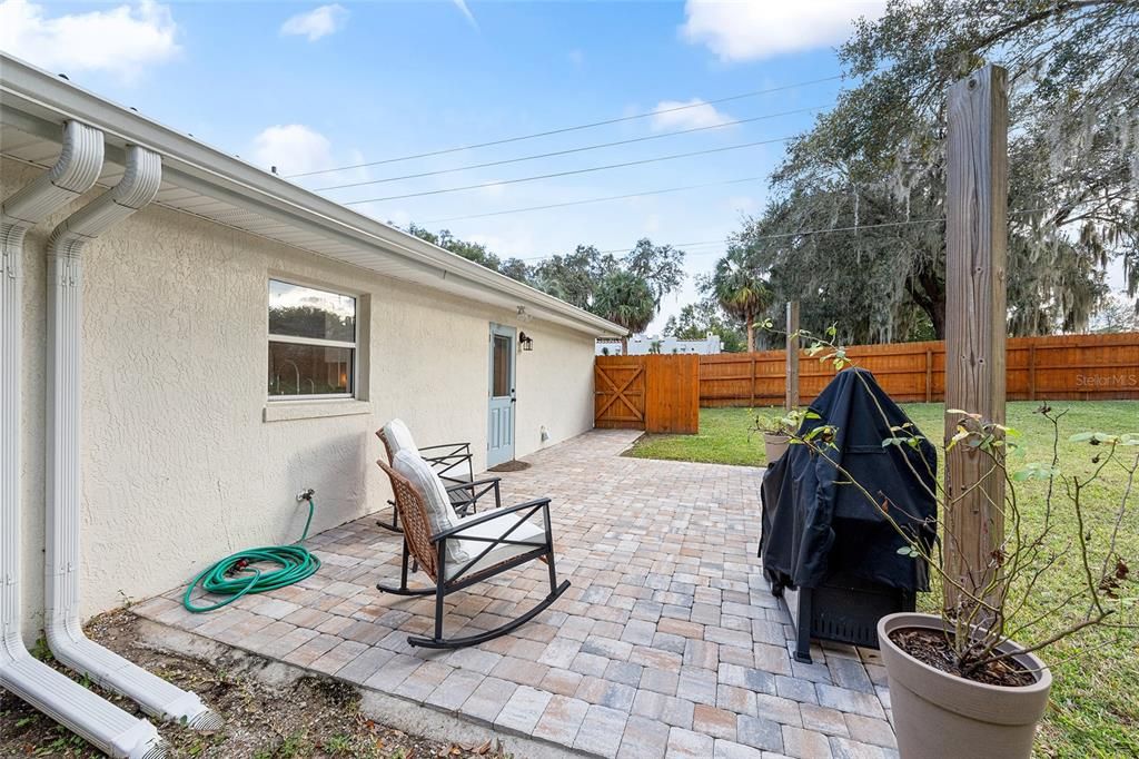 For Sale: $324,900 (4 beds, 2 baths, 1450 Square Feet)