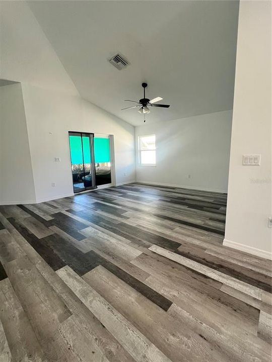 En Venta: $275,000 (2 camas, 2 baños, 1268 Pies cuadrados)