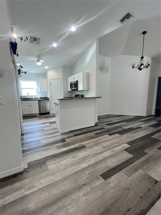 En Venta: $275,000 (2 camas, 2 baños, 1268 Pies cuadrados)