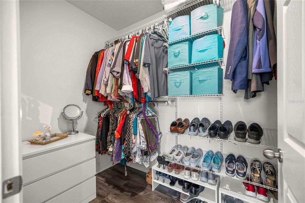 En Venta: $475,000 (4 camas, 2 baños, 2100 Pies cuadrados)