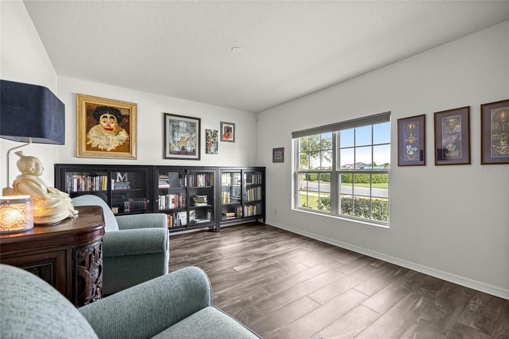 En Venta: $475,000 (4 camas, 2 baños, 2100 Pies cuadrados)