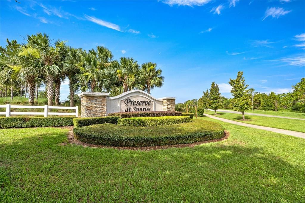 En Venta: $475,000 (4 camas, 2 baños, 2100 Pies cuadrados)