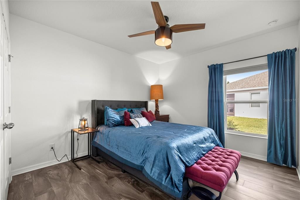 En Venta: $475,000 (4 camas, 2 baños, 2100 Pies cuadrados)