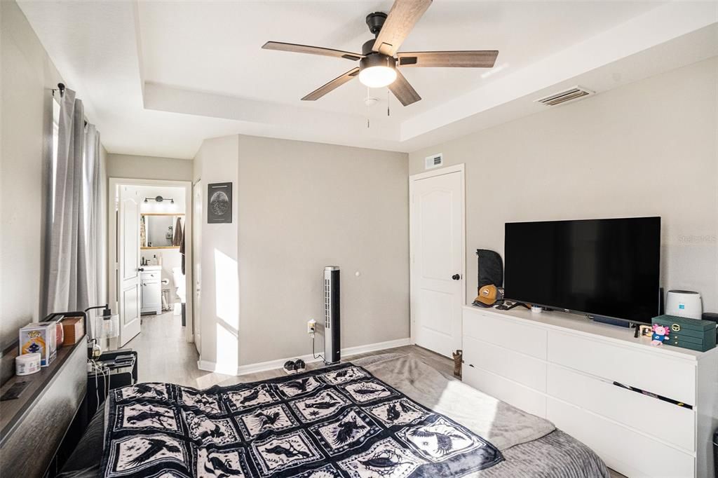 En Venta: $320,000 (4 camas, 2 baños, 1754 Pies cuadrados)