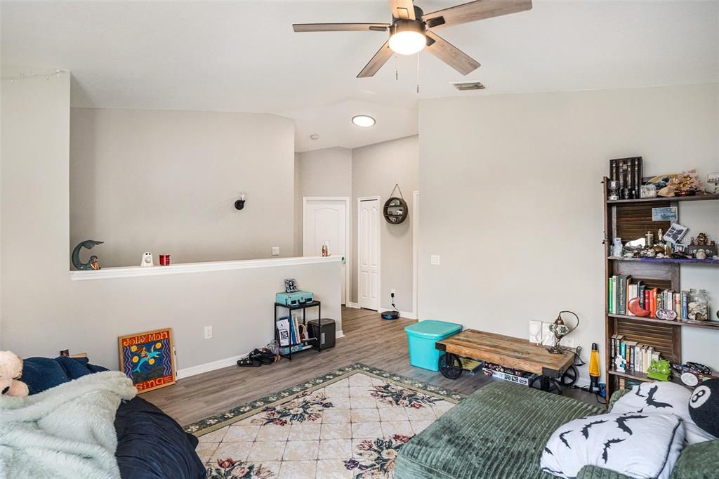 En Venta: $320,000 (4 camas, 2 baños, 1754 Pies cuadrados)