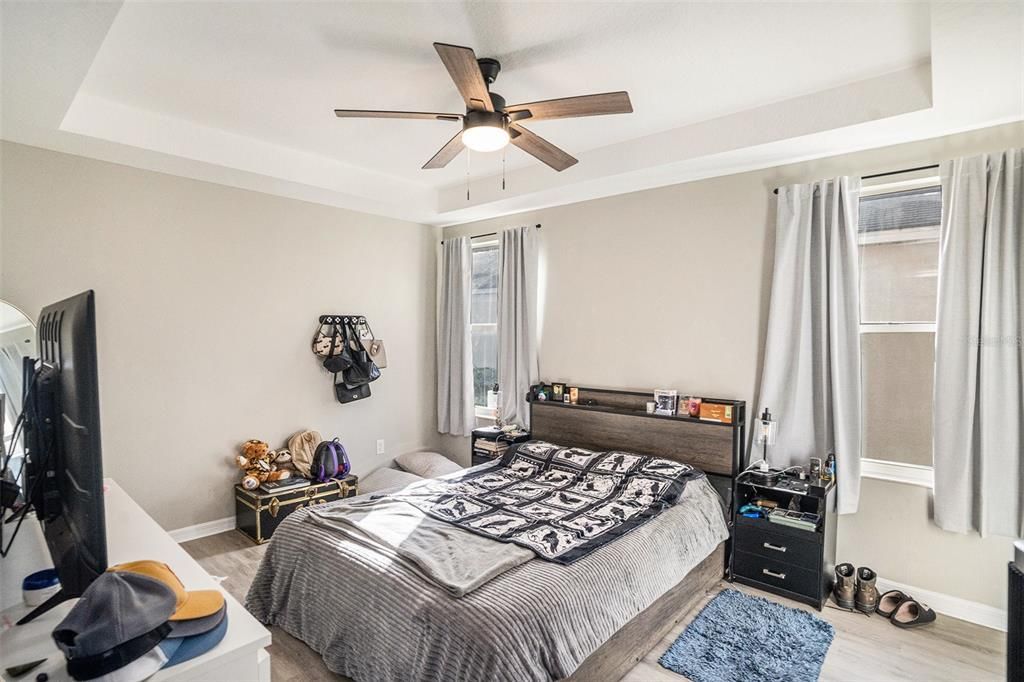 En Venta: $320,000 (4 camas, 2 baños, 1754 Pies cuadrados)