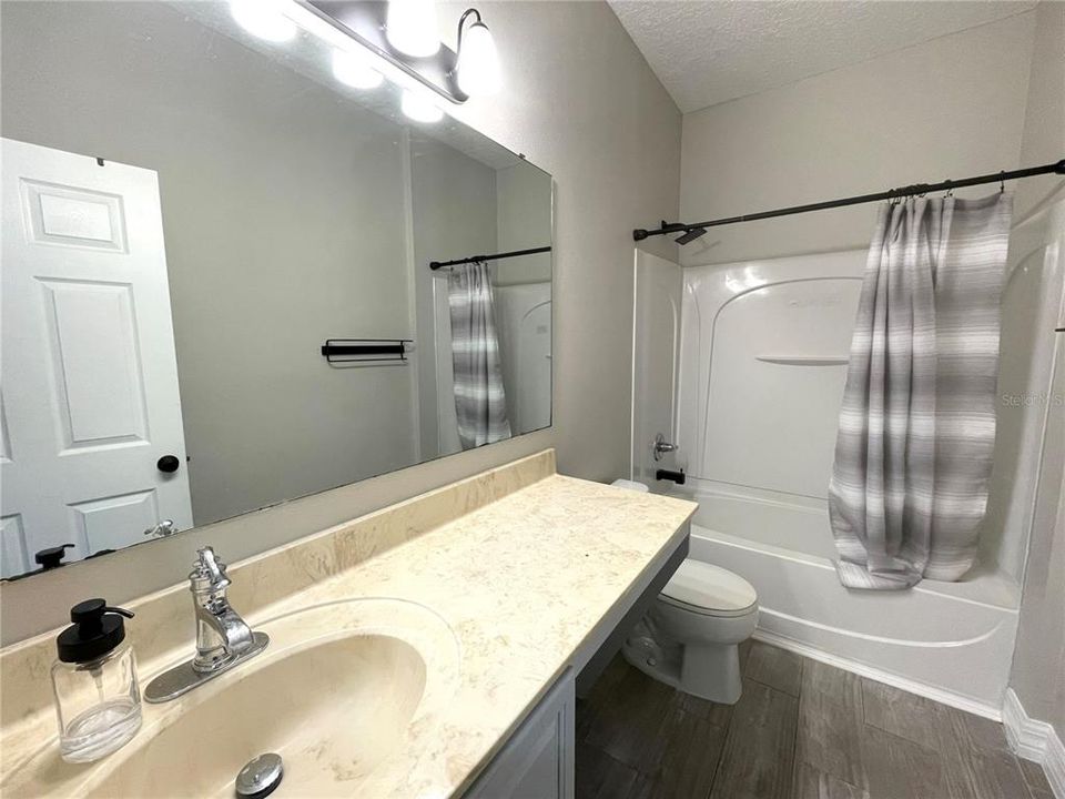 В аренду: $2,299 (4 спален, 2 ванн, 2328 Квадратных фут)