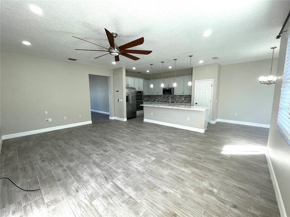 В аренду: $2,299 (4 спален, 2 ванн, 2328 Квадратных фут)