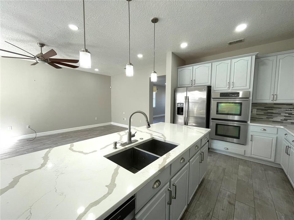 В аренду: $2,299 (4 спален, 2 ванн, 2328 Квадратных фут)