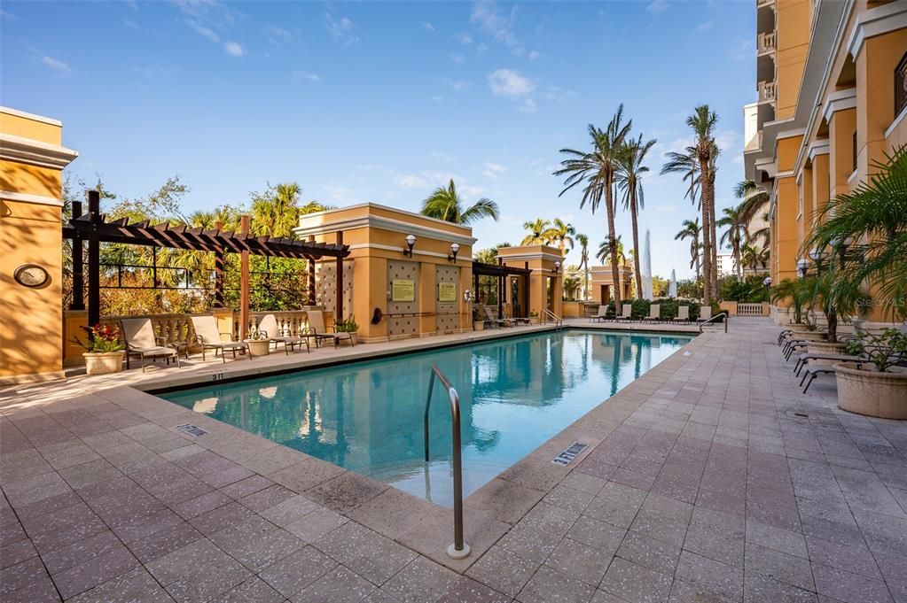 待售: $459,900 (2 贝兹, 1 浴室, 1085 平方英尺)