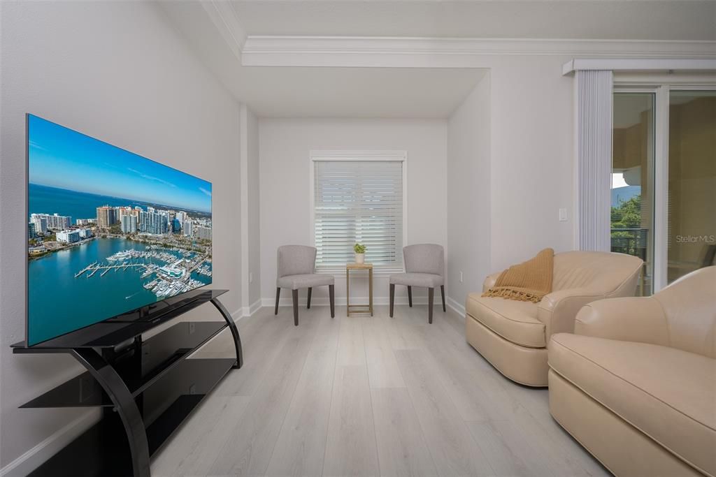 待售: $459,900 (2 贝兹, 1 浴室, 1085 平方英尺)