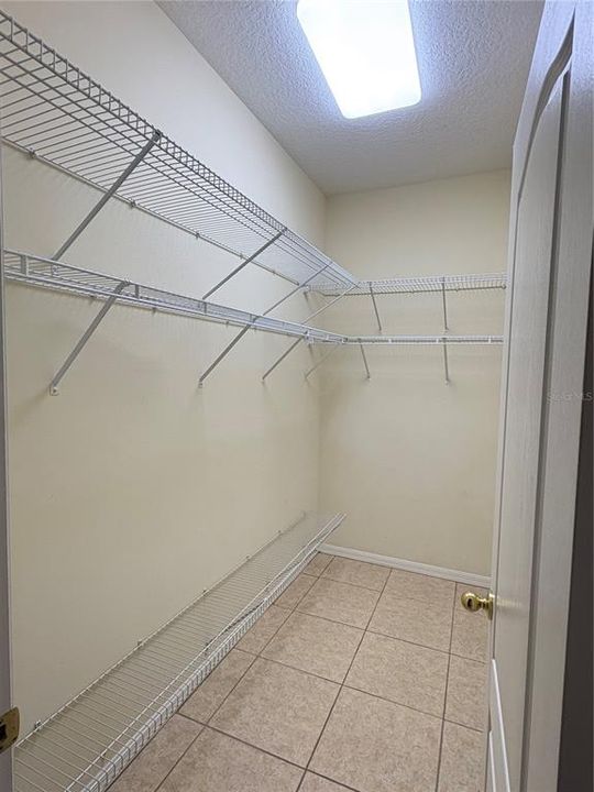 В аренду: $2,100 (4 спален, 2 ванн, 1725 Квадратных фут)