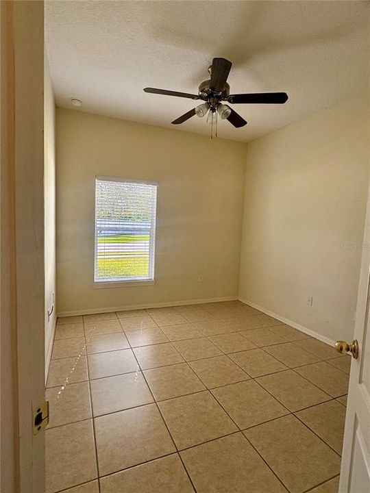 В аренду: $2,100 (4 спален, 2 ванн, 1725 Квадратных фут)