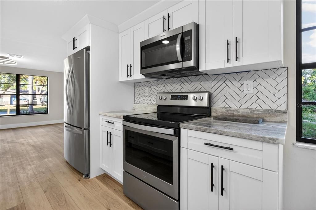 For Sale: $335,995 (5 beds, 2 baths, 1440 Square Feet)