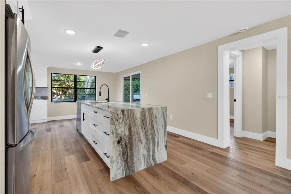 For Sale: $335,995 (5 beds, 2 baths, 1440 Square Feet)