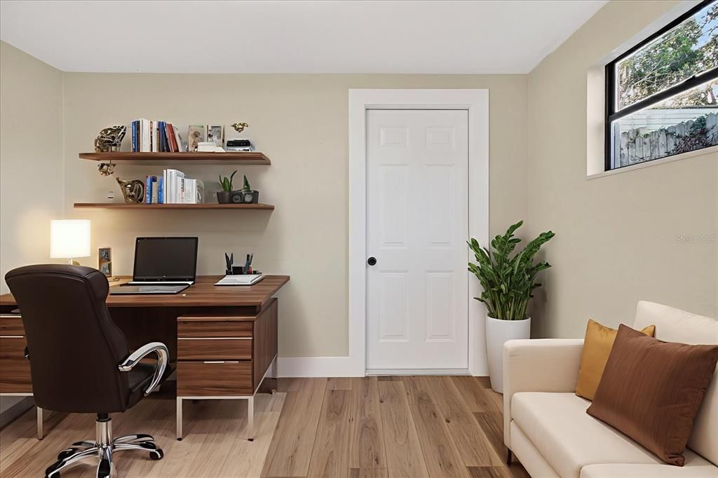 For Sale: $335,995 (5 beds, 2 baths, 1440 Square Feet)