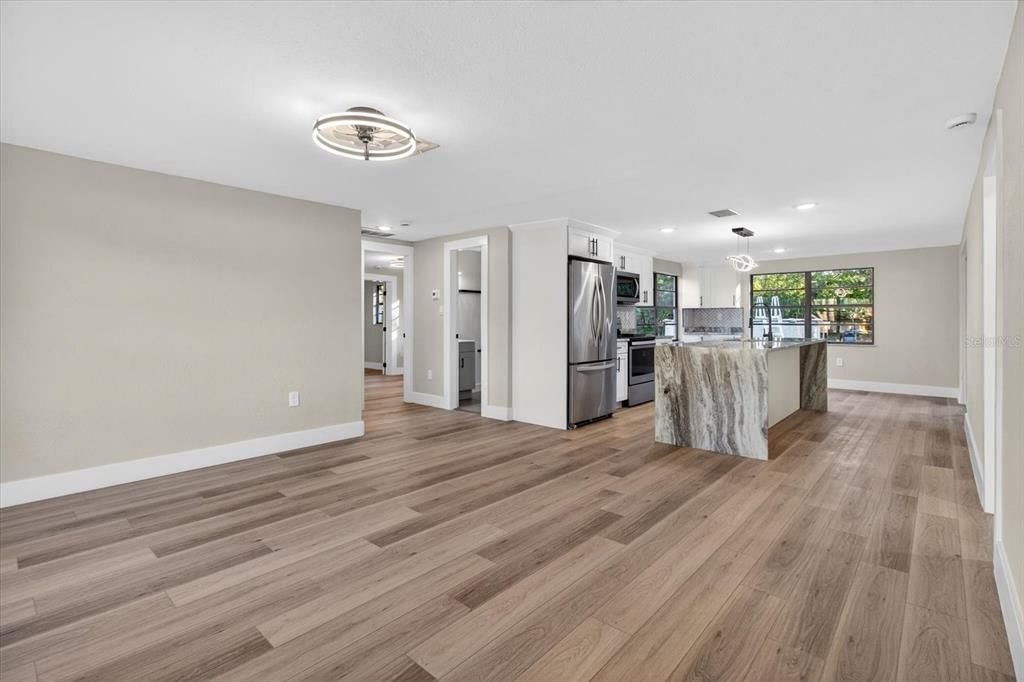 For Sale: $335,995 (5 beds, 2 baths, 1440 Square Feet)