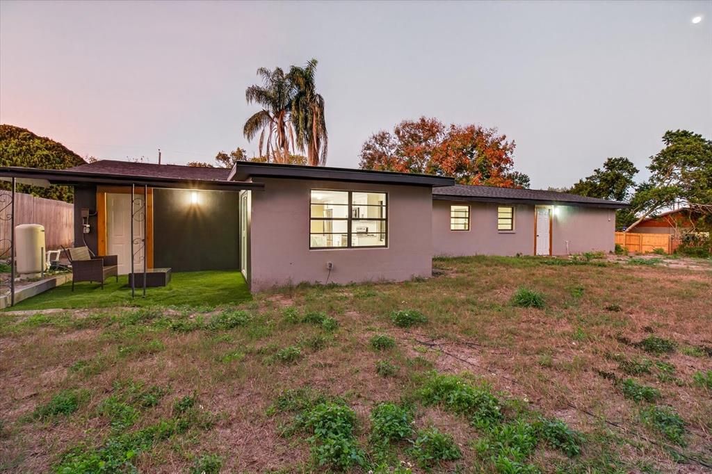 For Sale: $335,995 (5 beds, 2 baths, 1440 Square Feet)