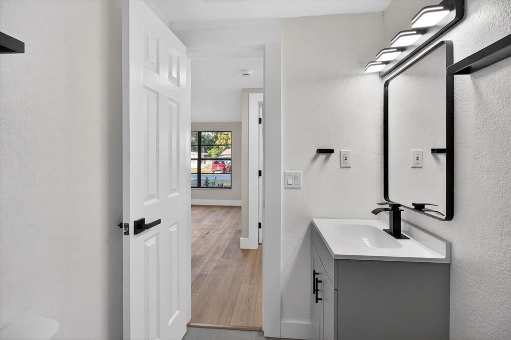 For Sale: $335,995 (5 beds, 2 baths, 1440 Square Feet)