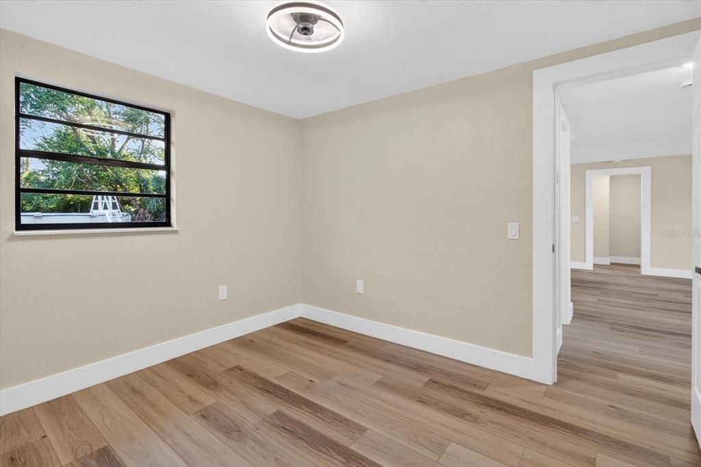 For Sale: $335,995 (5 beds, 2 baths, 1440 Square Feet)