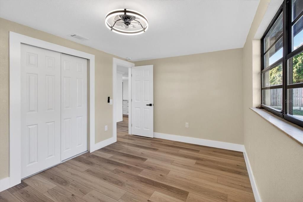 For Sale: $335,995 (5 beds, 2 baths, 1440 Square Feet)