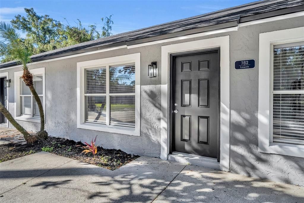 For Rent: $2,400 (3 beds, 2 baths, 1200 Square Feet)