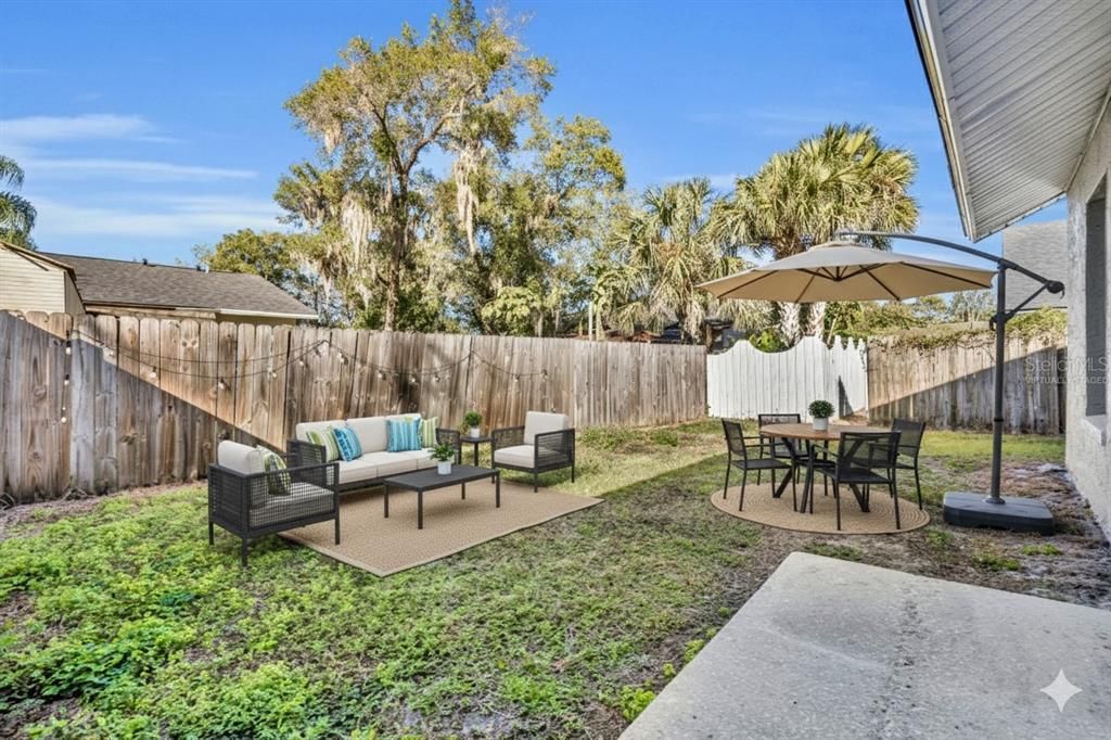 For Rent: $2,400 (3 beds, 2 baths, 1200 Square Feet)