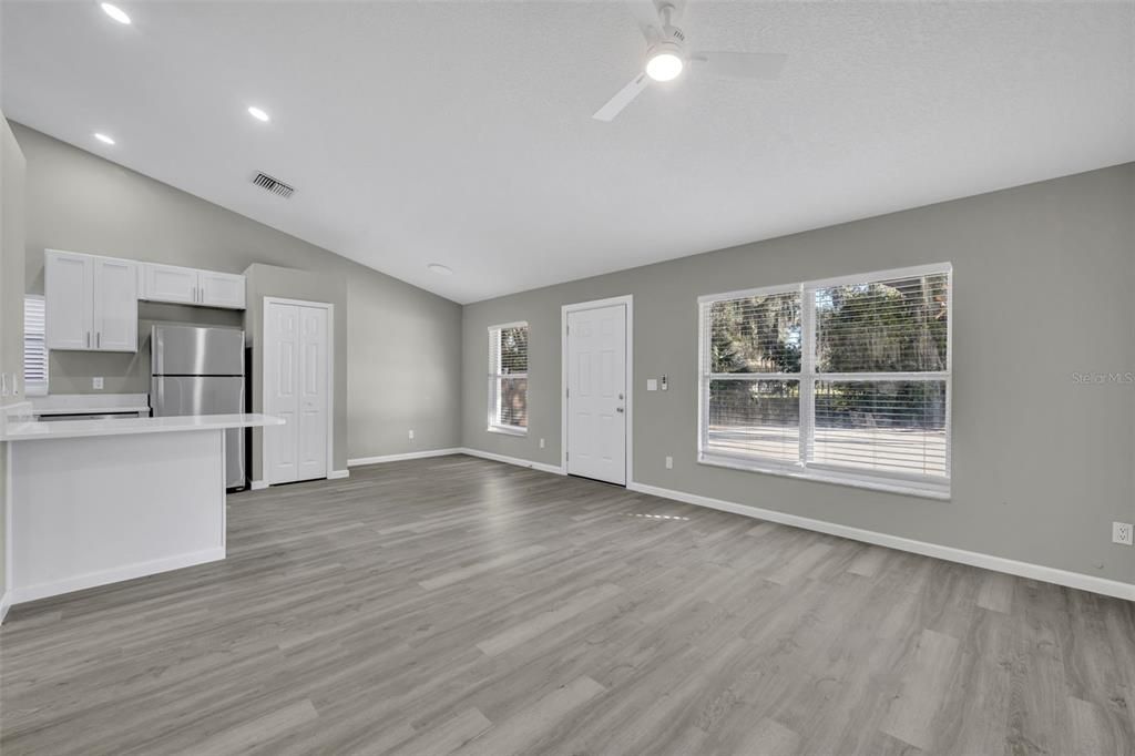 For Rent: $2,400 (3 beds, 2 baths, 1200 Square Feet)