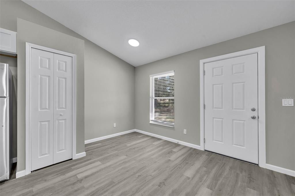 For Rent: $2,400 (3 beds, 2 baths, 1200 Square Feet)