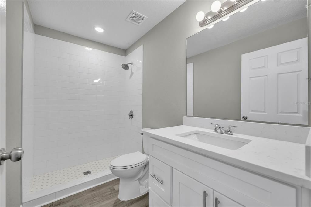 For Rent: $2,400 (3 beds, 2 baths, 1200 Square Feet)