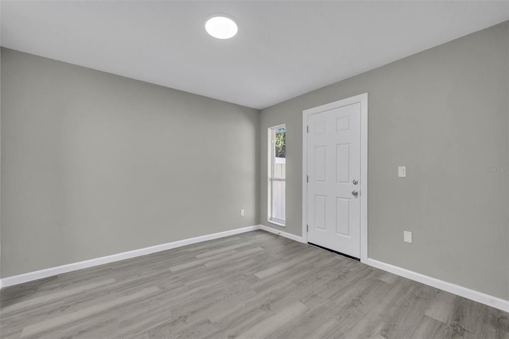 For Rent: $2,400 (3 beds, 2 baths, 1200 Square Feet)